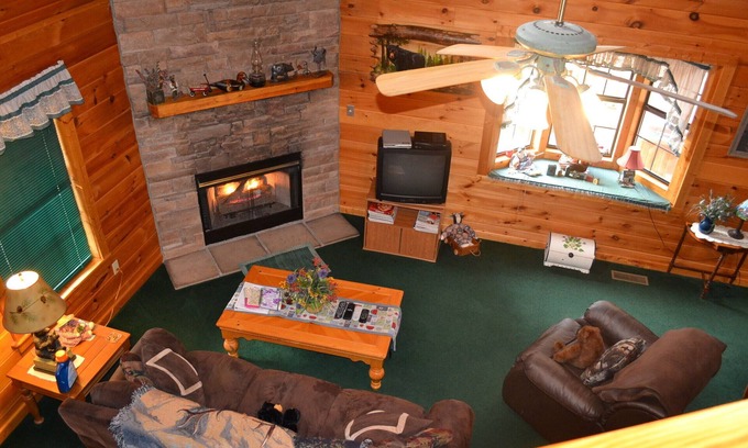 Sevierville Cabin | Beautiful Two Bed Two Bath Near Pigeon Forge