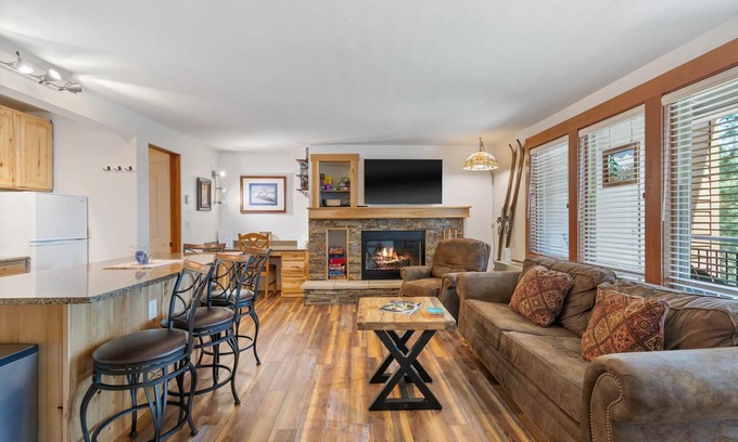 Bend Condo | Beautiful updated one bedroom condo at Seventh Mountain Resort.