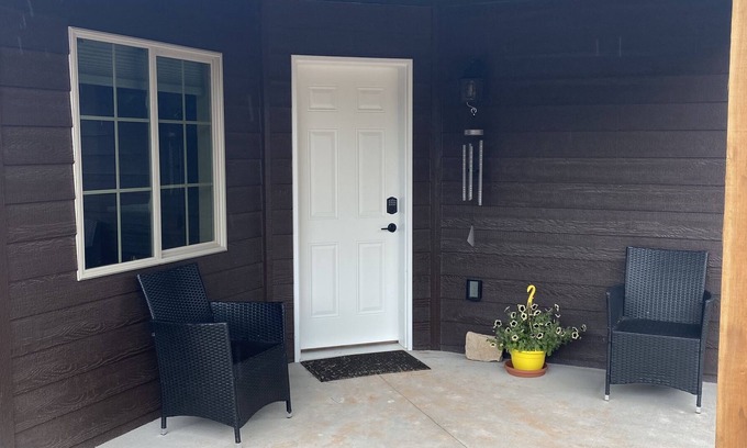 Rapid City House | Beautiful Views of Canyon Lake Park