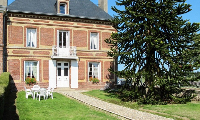 Valmont House | Beautiful villa for 6 guests with WIFI, TV and pets allowed