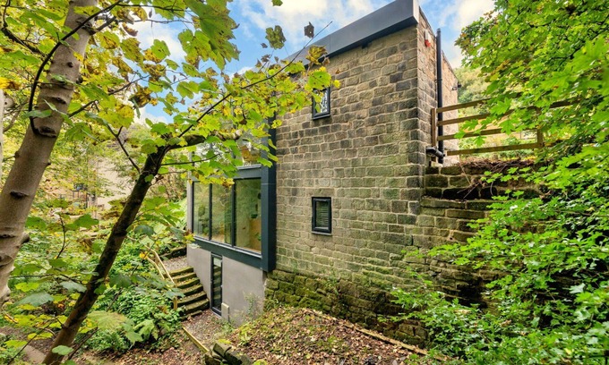 Cragg Vale House | Beautiful villa for 6 people with WIFI, TV, balcony and pets allowed