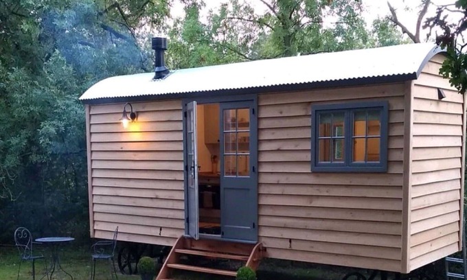 Steyning House | Beautiful villa for 2 guests with WIFI and terrace