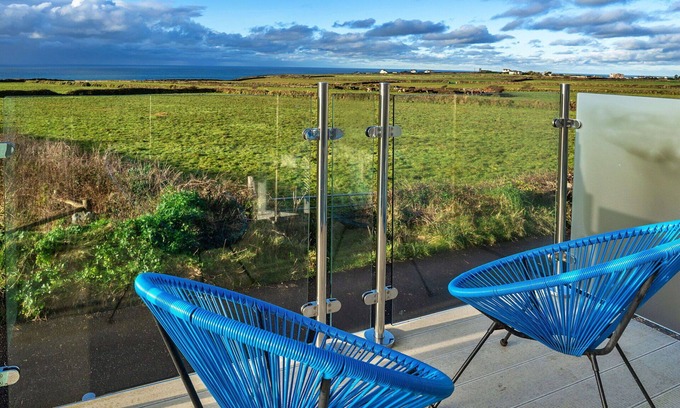 Treknow House | Beautiful villa for 2 people with WIFI and terrace