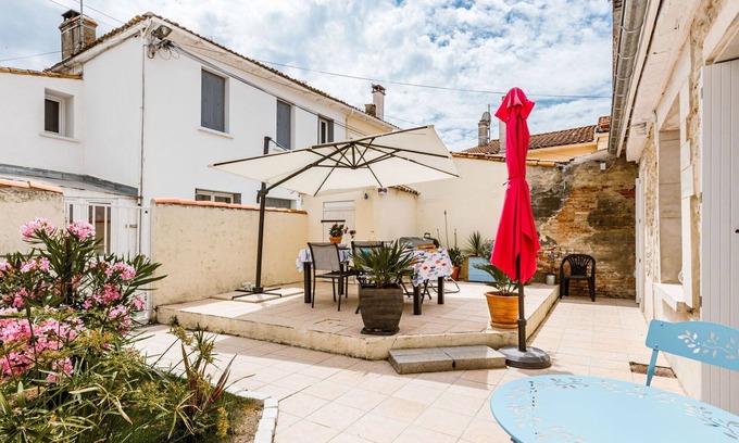 Arvert House | Beautiful villa for 4 guests with WIFI, TV and terrace