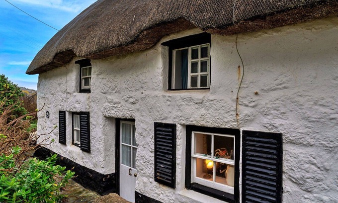 Sennen Cove House | Beautiful villa for 4 guests with WIFI