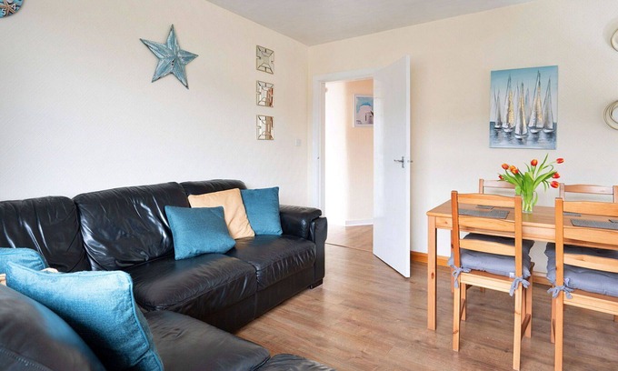Kinmel Bay House | Beautiful villa for 4 people with WIFI and pets allowed