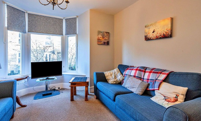 Trefor House | Beautiful villa for 6 guests with WIFI, terrace and pets allowed