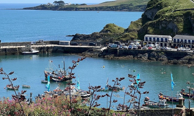 Mevagissey House | Beautiful villa for 9 people with TV and pets allowed