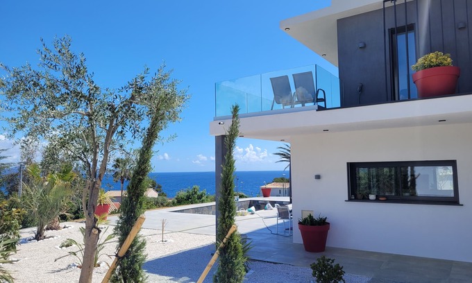 Les Issambres Villa | Beautiful villa in the Gulf of Saint-Tropez, superb sea view, air conditioning, swimming pool
