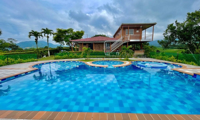 Pereira Villa | Beautiful villa in Pereira Colombia