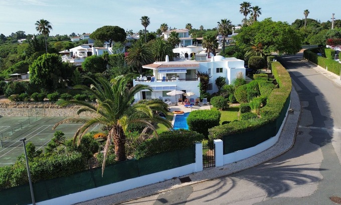 Carvoeiro Villa | Beautiful, well maintained villa, pool and attractive garden, near Carvoeiro.