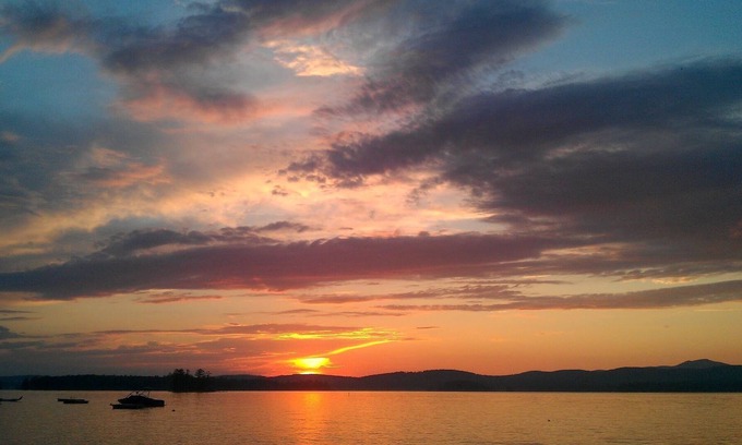Wolfeboro House | Beautiful Wolfeboro Octagonal Lake Home, sleeps 10