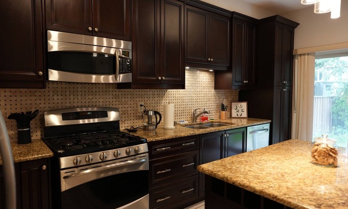 Richmond Hill House | Beautifully Designed Fully Furnished Home In Richmond Hill