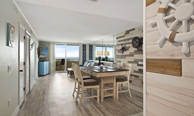Hudson Condo | Beautifully Peaceful Island Getaway