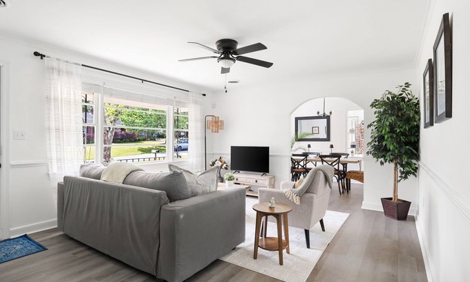 Hanahan House | Beautifully renovated 3BR house near Charleston, Park Circle, Beaches, Shipyard