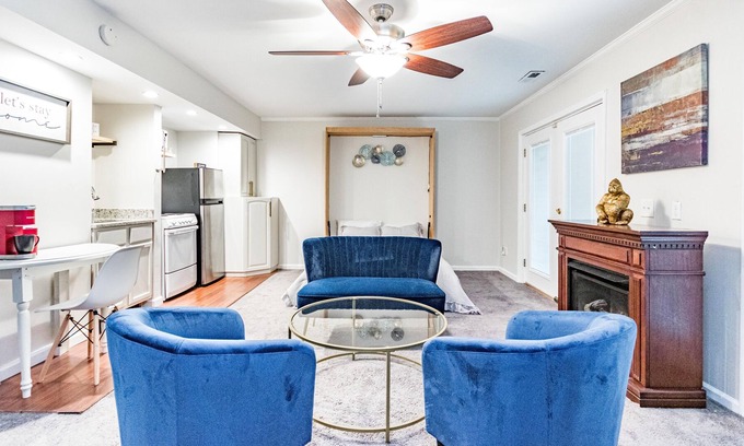 North Raleigh House | Beautifully renovated CHARMER near N Hills w. pool