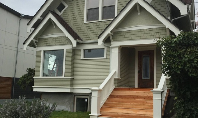 Ballard House | Beautifully restored 1909 home 5bedroom/2bath perfect walkable Ballard location!