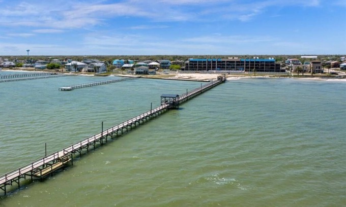 Rockport Condo | Beauty Blues Laguna Reef 310 | Waterfront Condo w/Pool, Pier & Stunning Views
