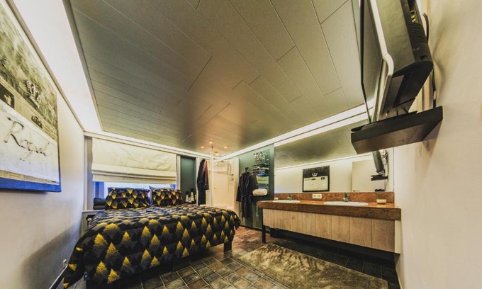 Gullegem Bed & Breakfast | BeautyD GREY ROOM centrum GULLEGEM KORTRIJK