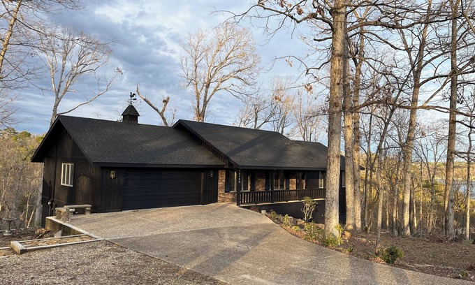 Beaver Shores House | Beaver Point-Upscale Lake Home-Minutes to Prairie Creek Marina/Historic Rogers