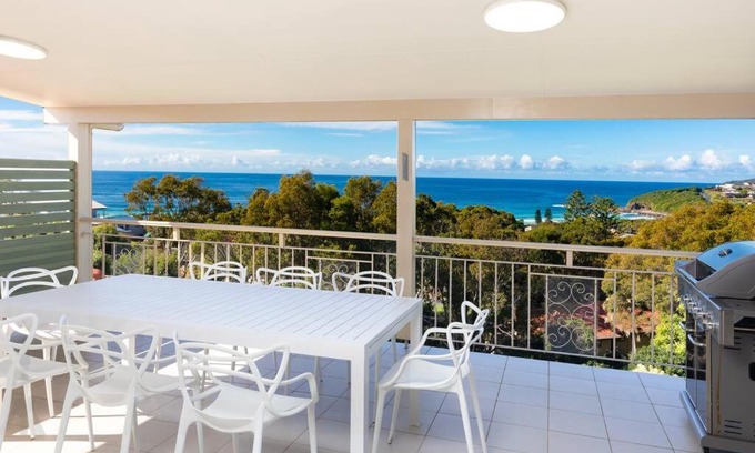 Forster House | Becker Bliss - Ocean views, 5 bedrooms, sleeps 12