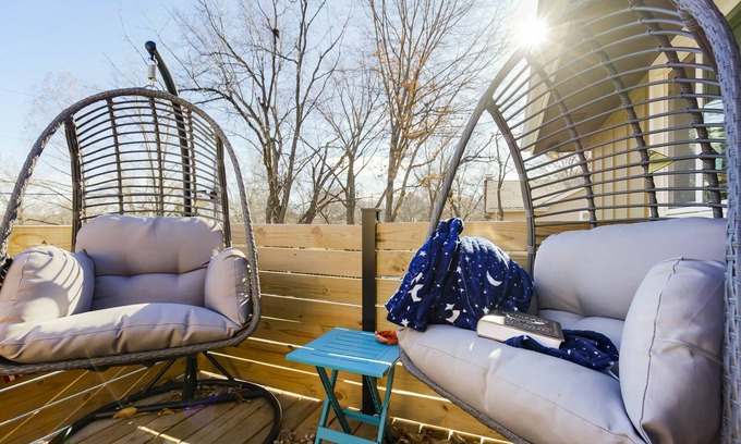 Gladstone House | Becky & Marvels 420 Stay (Private Room)