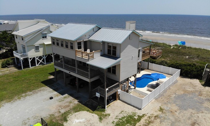 Oak Island House | Become an AQUAHOLIC in this oceanfront, dog friendly home on Oak Island!