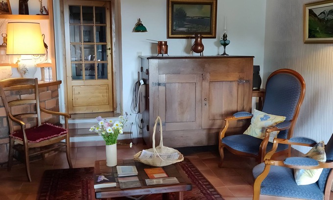 Queige Bed & Breakfast | Bed and Breakfast 'Les Glairots - Africaine' with Mountain View, Shared Terrace and Wi-Fi