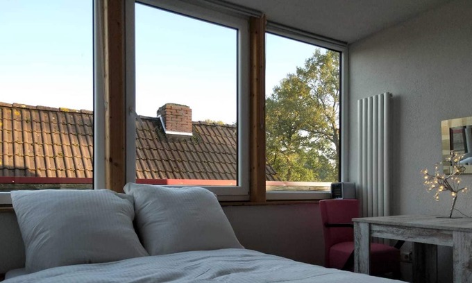 Uplengen Other | Bed & Breakfast Gaudi Room - B&B Betsies Place 35664