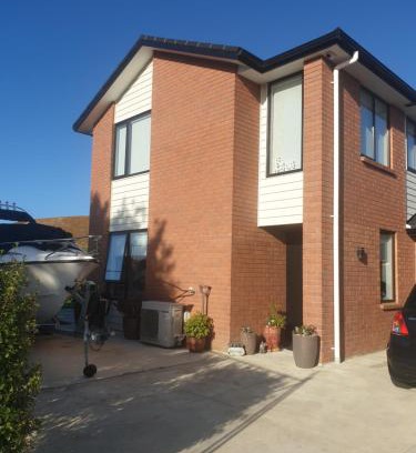 Hamilton House | Bed n breakfast on pear tree lane