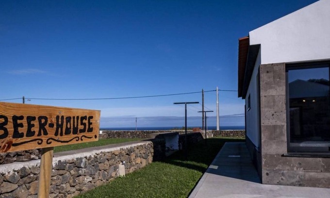 Altares House | Beer House - By Ponta Negra Azores