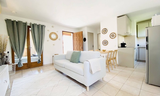 Saint-Tropez City Centre Apartment | Bel Appartement au Coeur du Village de Saint-tropez