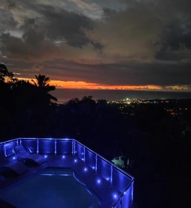 Gourbeyre Apartment | Bel appartement avec piscine privée et vue exceptionnelle