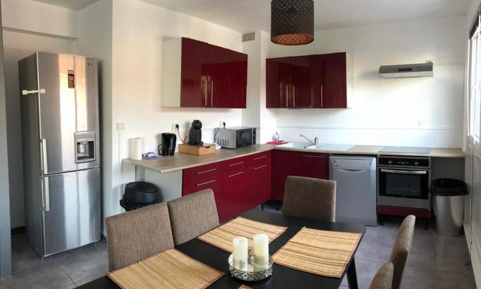 Templemars Apartment | Bel appartement cosy très calme avec parking privé