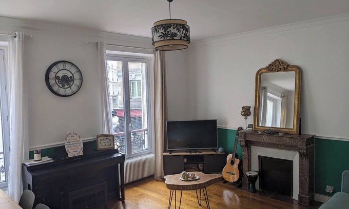 Porte de Clichy Apartment | Bel Appartement Haussmannien Batignolles Paris 17