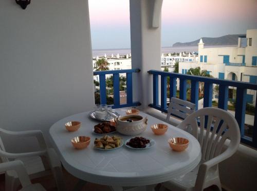 Marina Smir Apartment | Bel appartement, vue imprenable sur la mer, 80 m2, et super terrasse