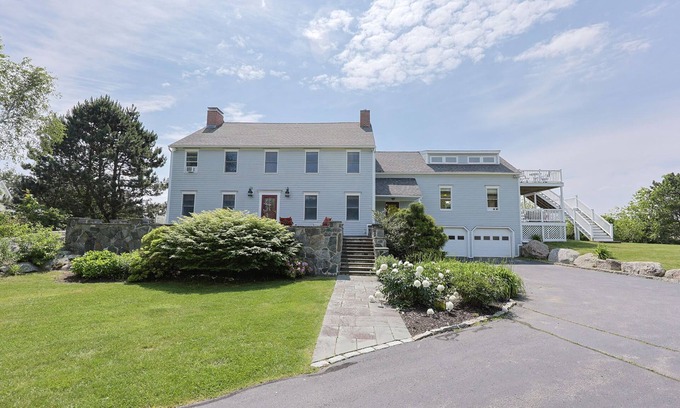 Gloucester House | Bell View: Private tennis court and an in-law suite.