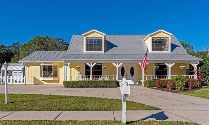 Sarasota Springs Apartment | Bella Raine Estates