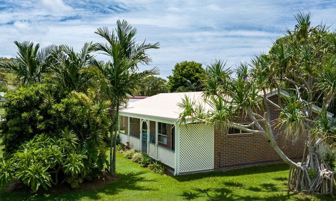 Agnes Water House | Bella Rose - 3 BR w/Boat Parking - Walk to Beach