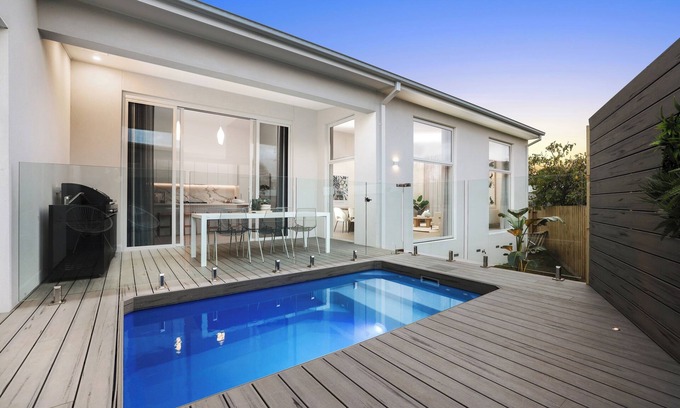 Safety Beach House | Bella Villa - Luxury 4 bedroom home with pool only 300m to Beach