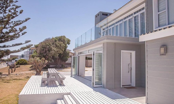 Yzerfontein House | Bella Vista Yzerfontein - No loadshedding - Home away from home