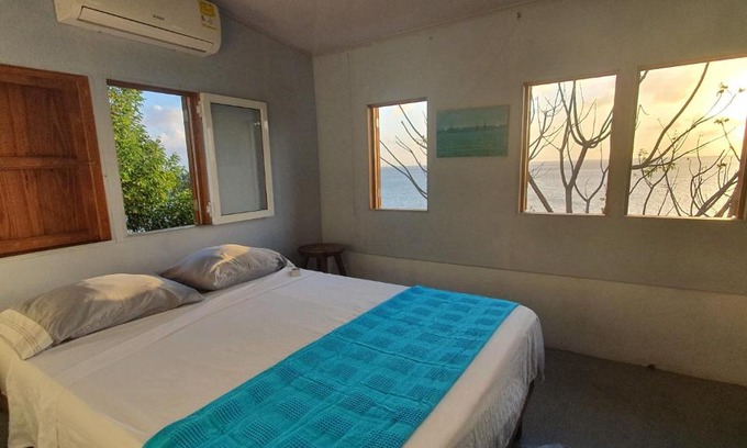 Bahia Suroeste Apartment | Bellavista - Blue Lizard Studio