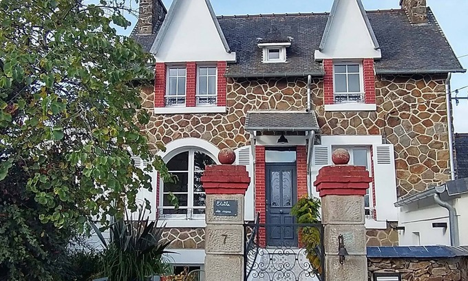 Etables-sur-Mer House | Belle Epoque villa by the sea