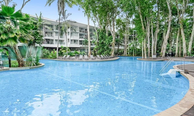Palm Cove Apartment | Belle Escapes Drift Beachfront Resort Suite 4101