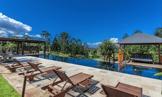 McLeods Shoot House | Belle Helena