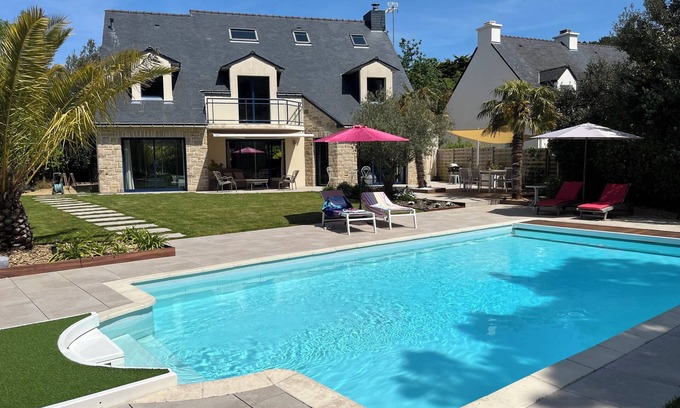 Saint-Gildas-de-Rhuys Villa | Belle Villa Avec Piscine, Proche Plage et Commerces, Pour 8-10 Personnes,