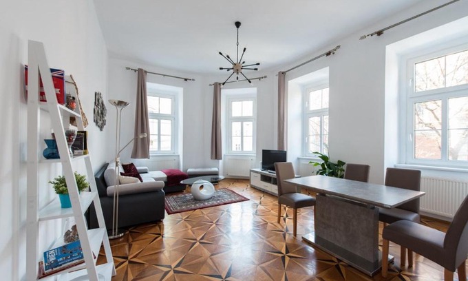 Wieden Apartment | Belvedere Central Apartment