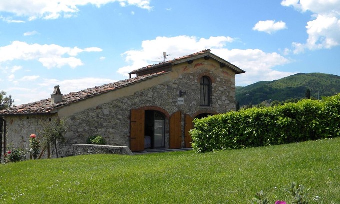 San Donato in Collina Cottage | Belvilla by OYO Fienile
