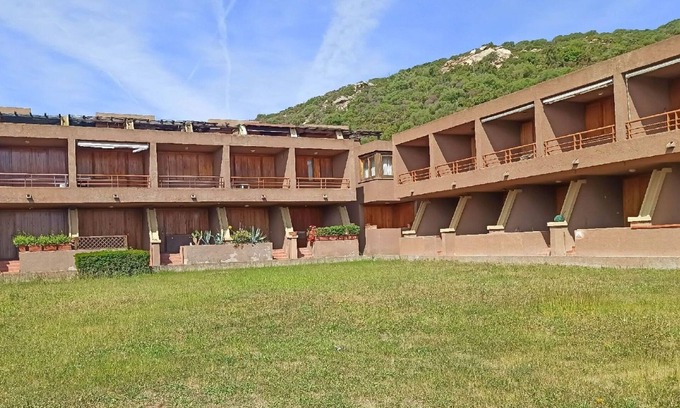 Cugnana Verde Apartment | Belvilla by OYO Cugnana Verde Mono 2/3