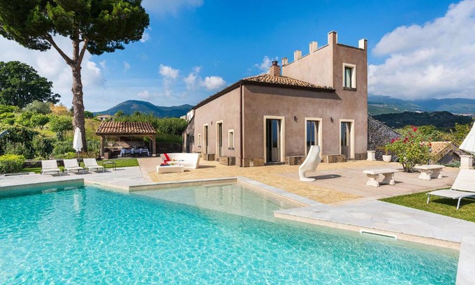 Zafferana Etnea Villa | Belvilla by OYO La Torretta Dieci
